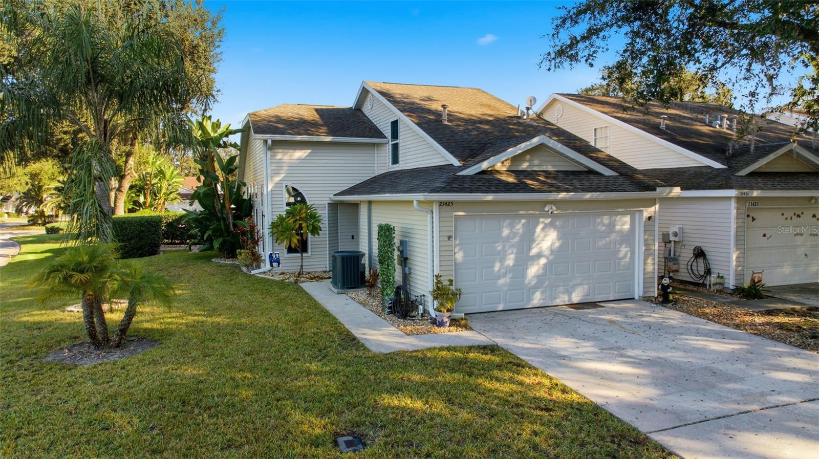 Image 31 of 42 For 21425 Clubside Loop