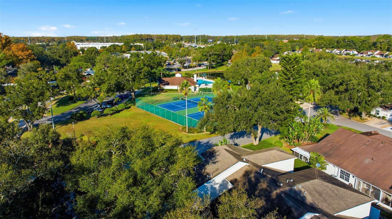 Image 35 of 42 For 21425 Clubside Loop