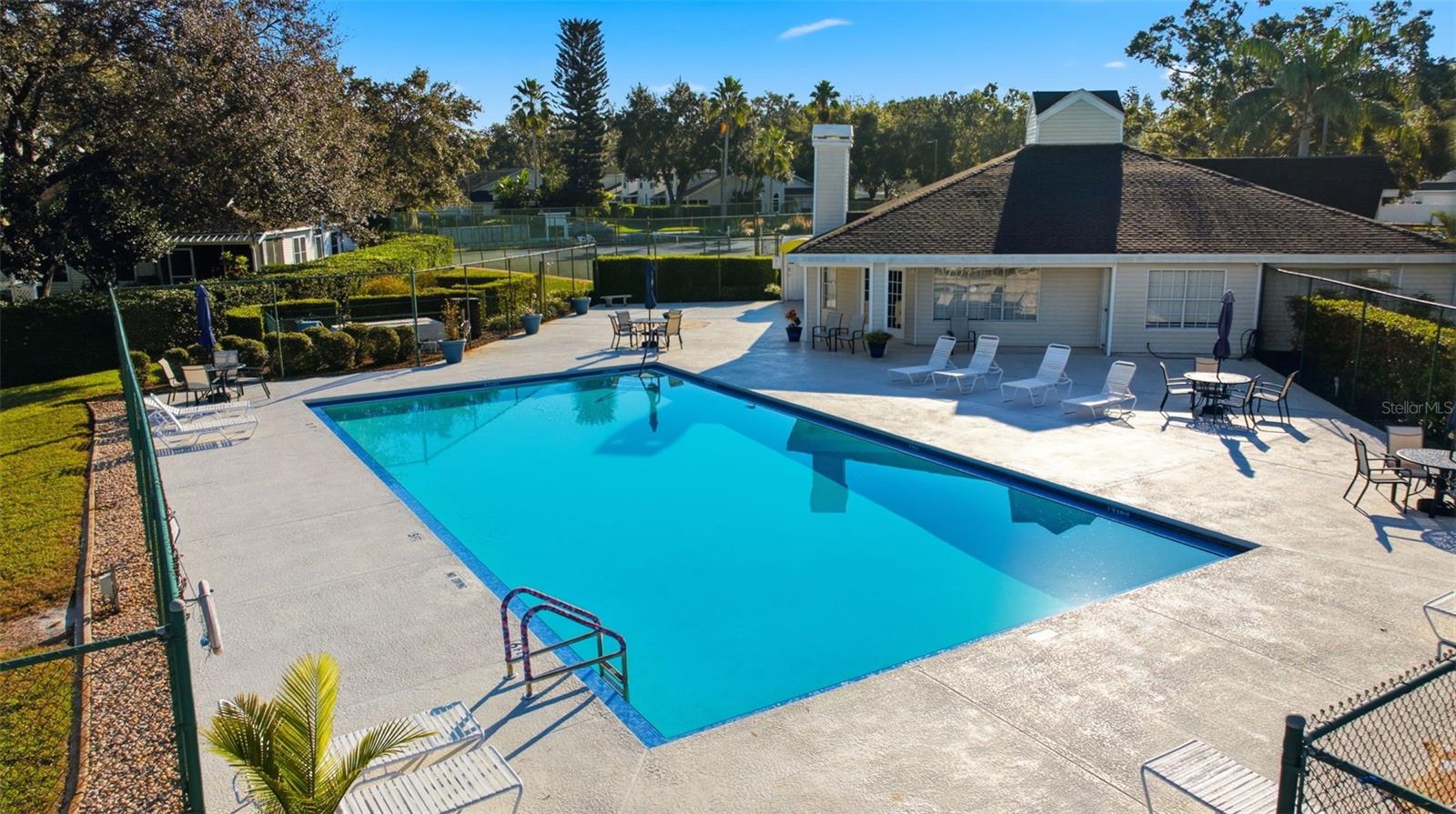 Image 39 of 42 For 21425 Clubside Loop