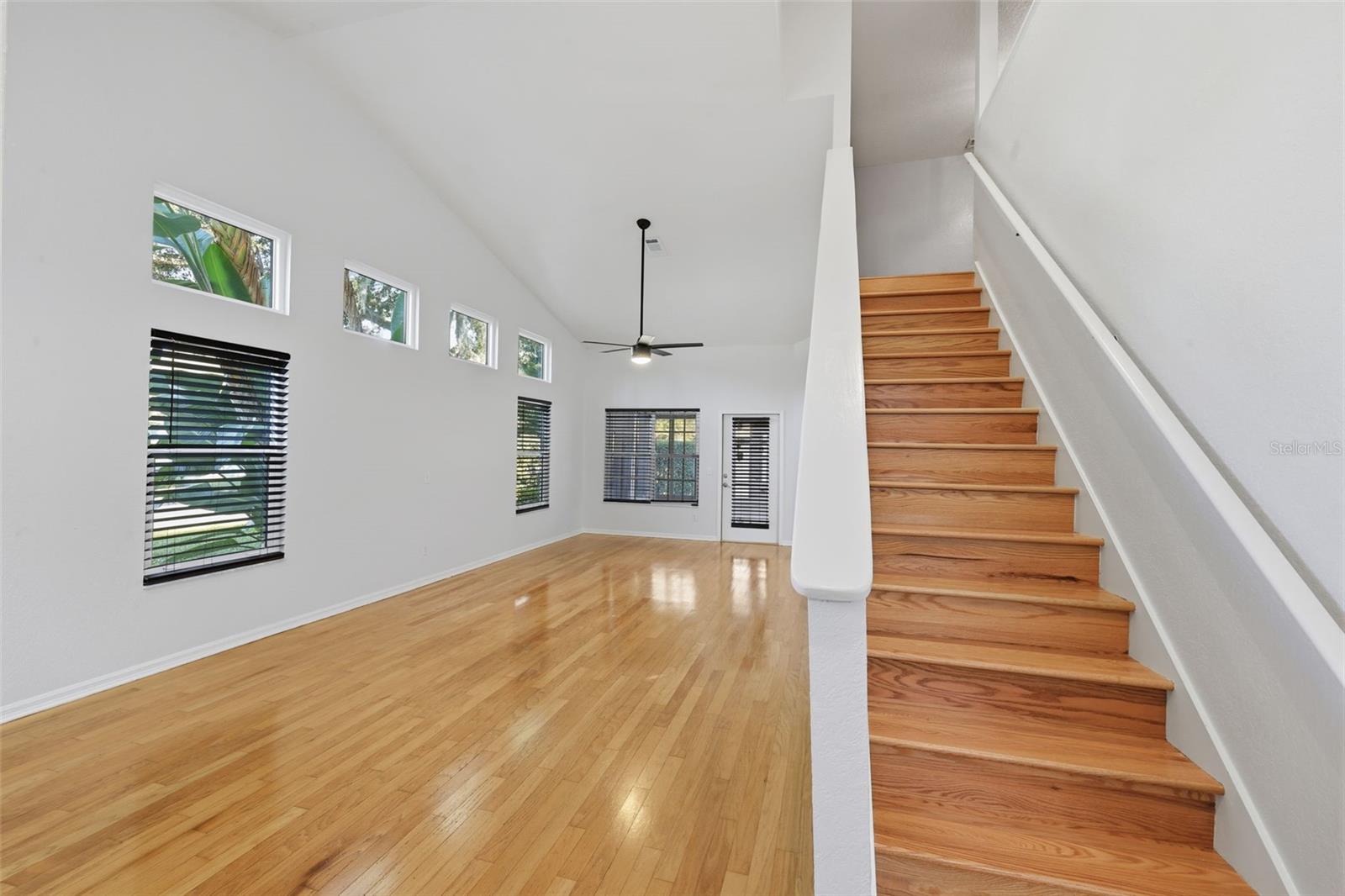 Image 4 of 42 For 21425 Clubside Loop