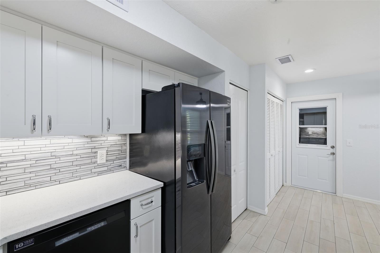 Image 8 of 42 For 21425 Clubside Loop