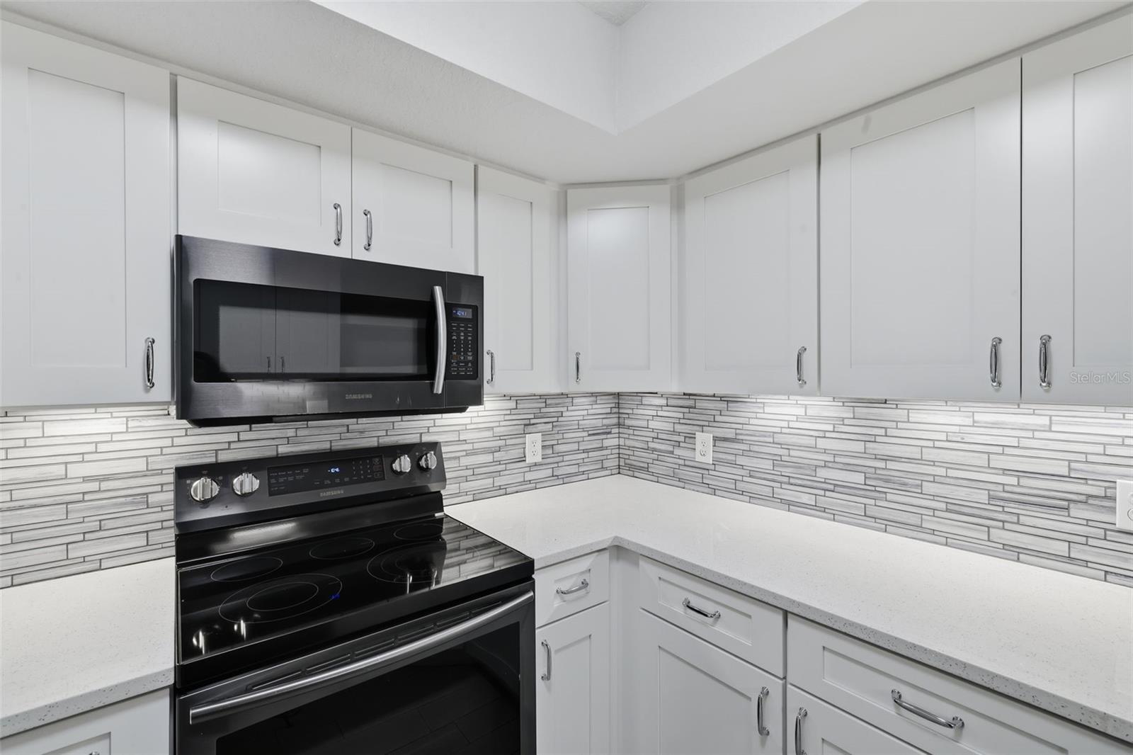 Image 9 of 42 For 21425 Clubside Loop