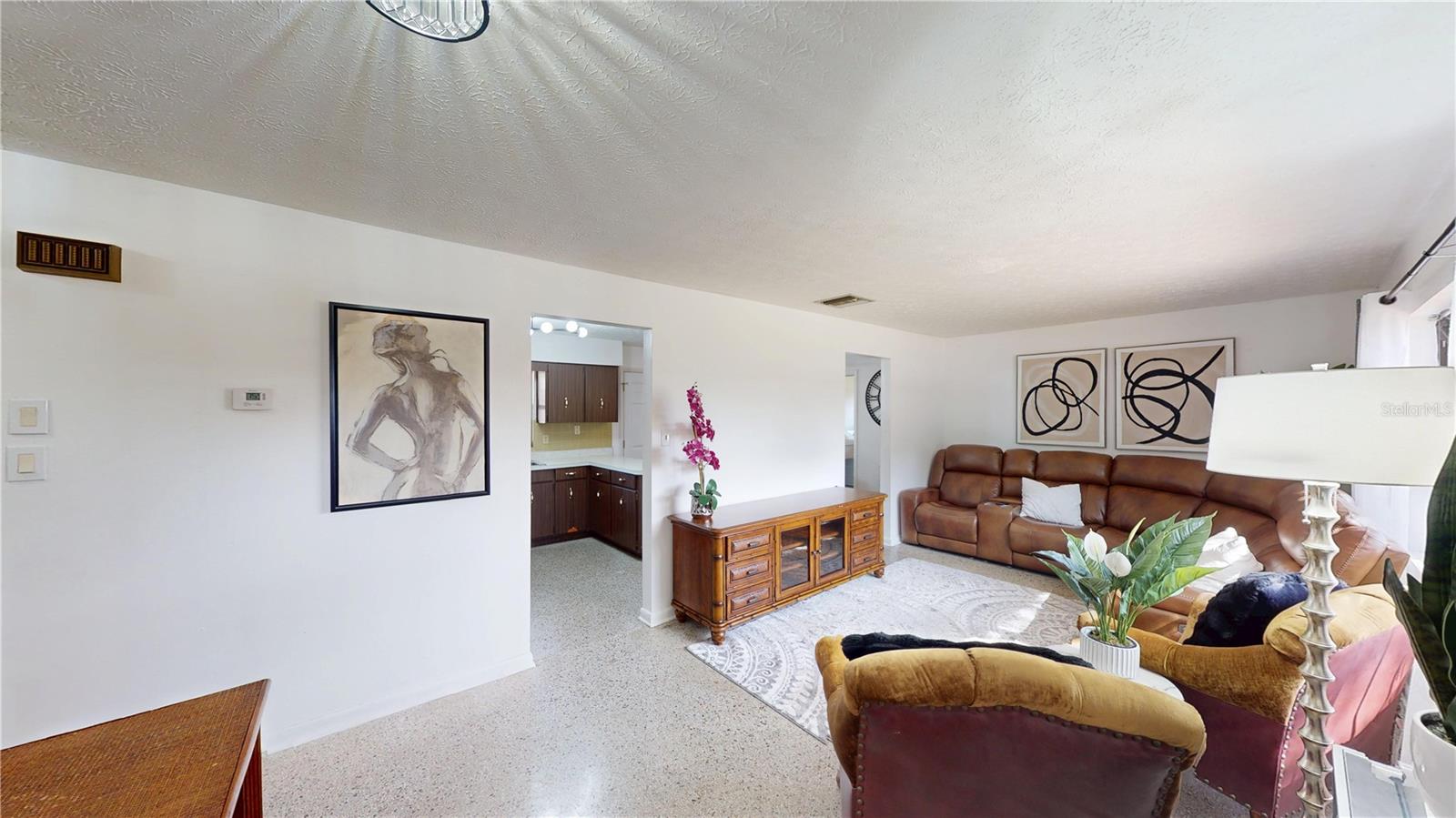 Image 3 of 26 For 502 Beverly Avenue