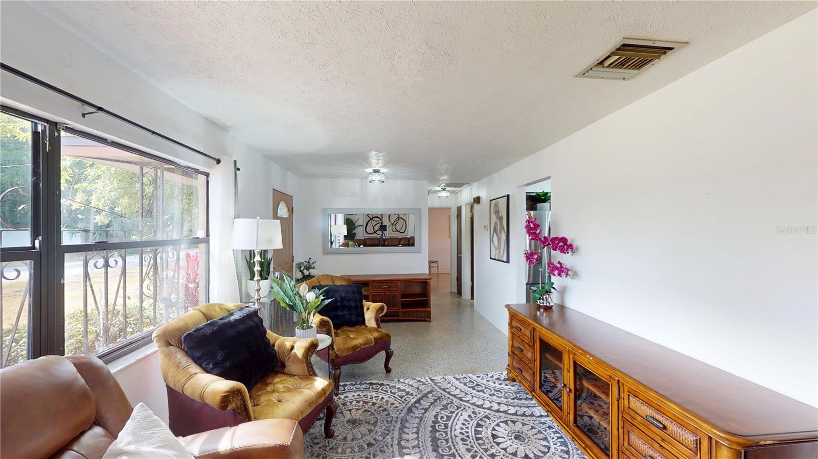 Image 5 of 26 For 502 Beverly Avenue