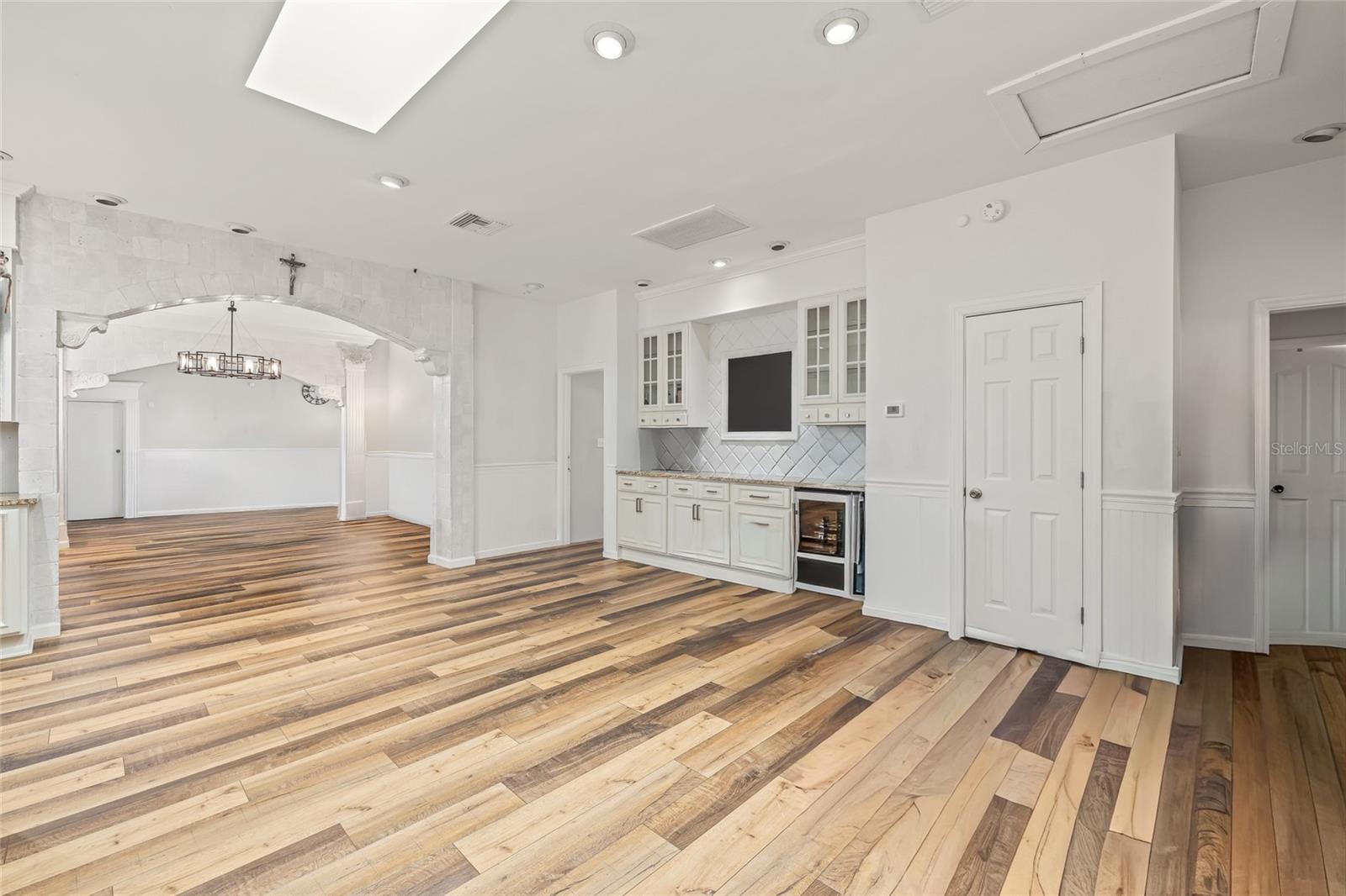 Image 10 of 44 For 4102 Sevilla Street