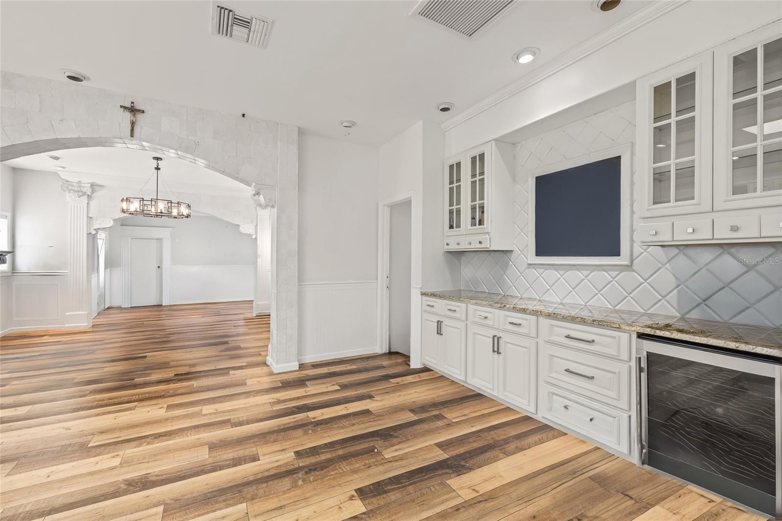 Image 9 of 44 For 4102 Sevilla Street