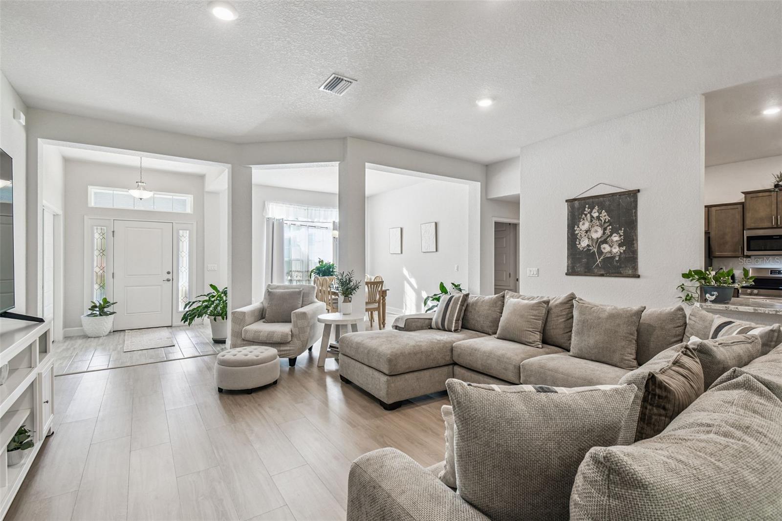 Image 10 of 67 For 16 Nemesia Court E