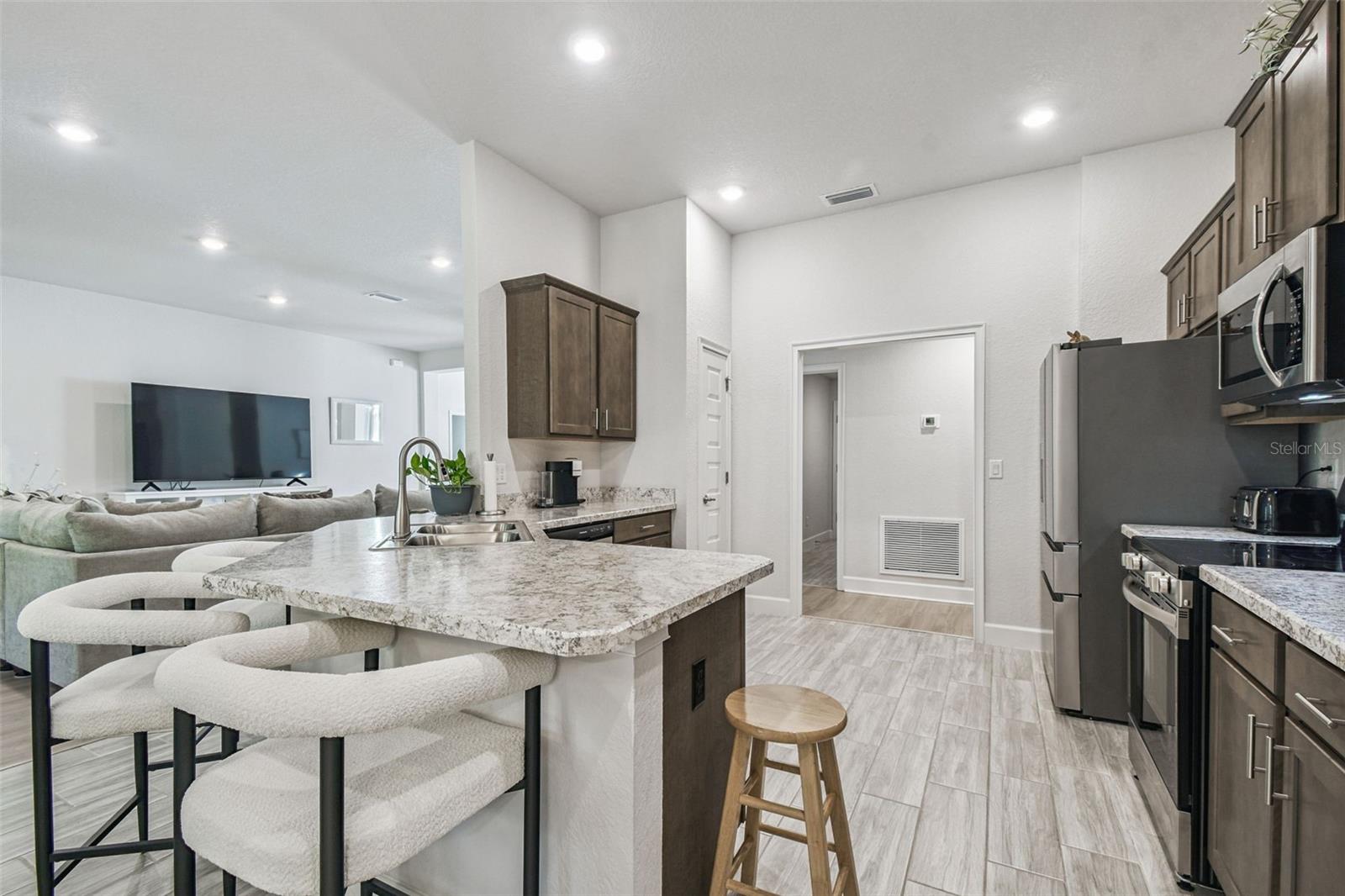 Image 16 of 67 For 16 Nemesia Court E