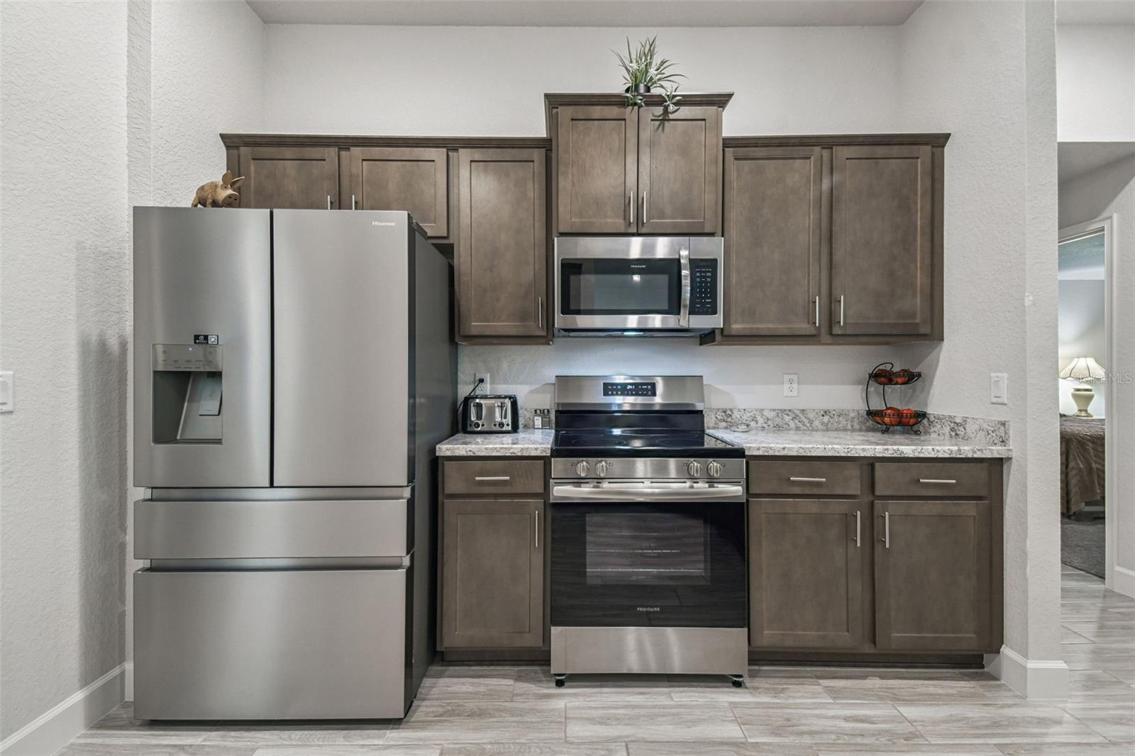 Image 18 of 67 For 16 Nemesia Court E