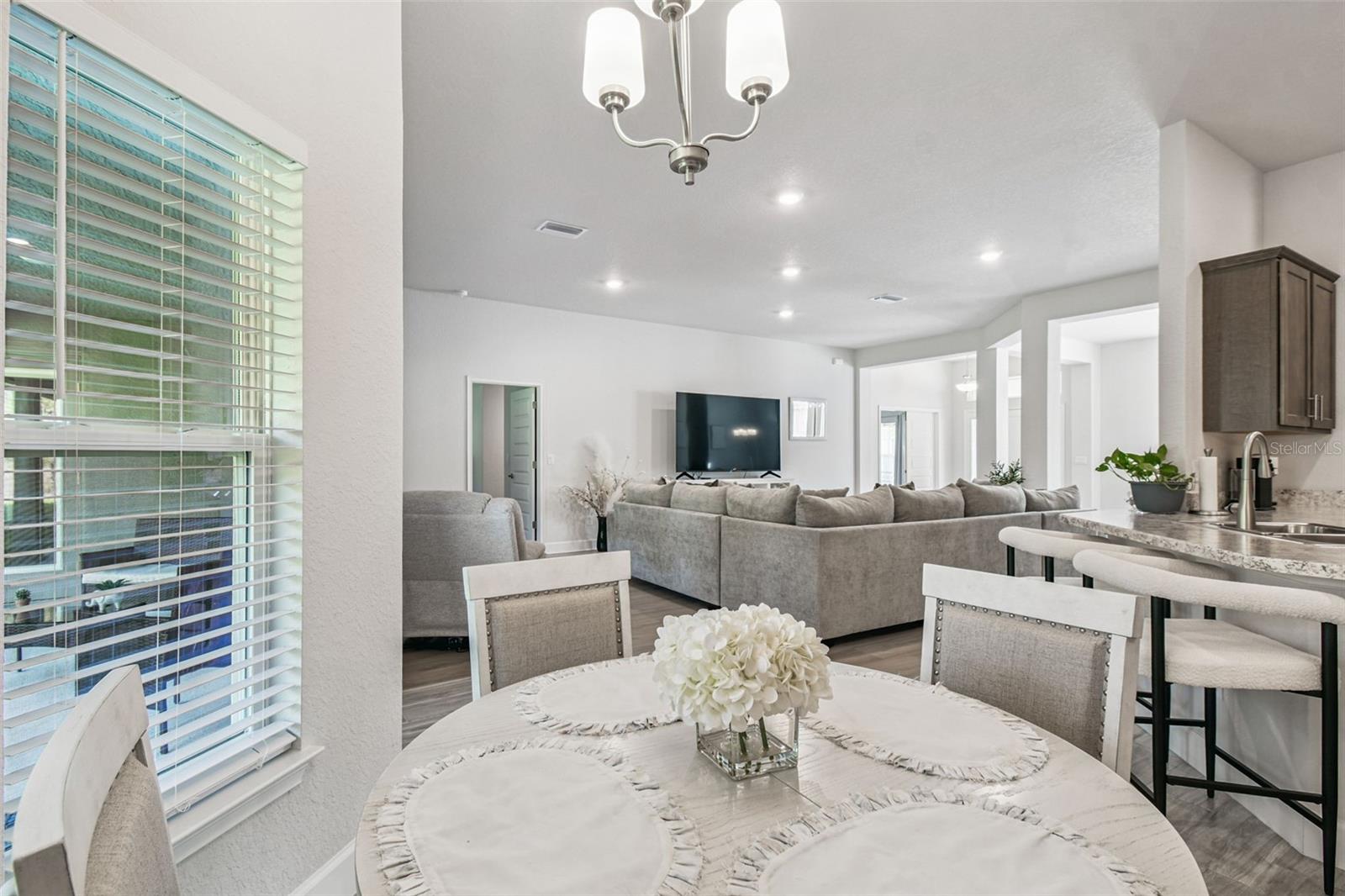 Image 23 of 67 For 16 Nemesia Court E