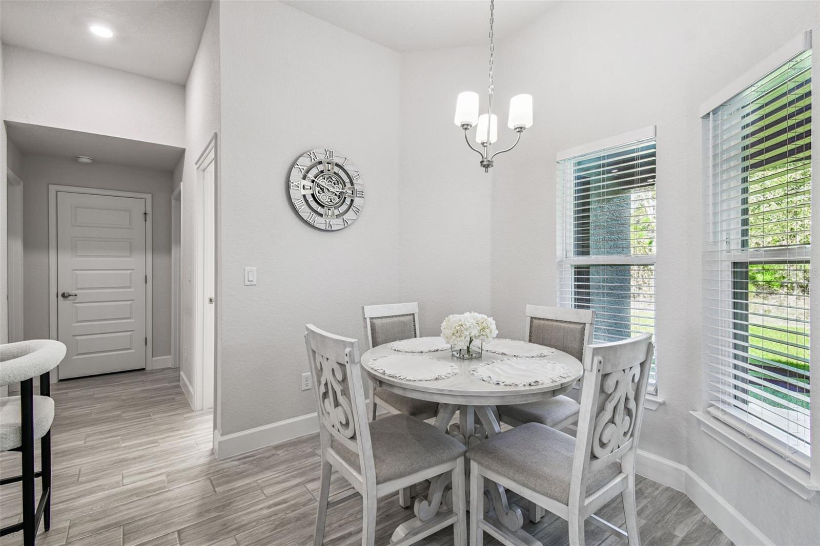 Image 24 of 67 For 16 Nemesia Court E