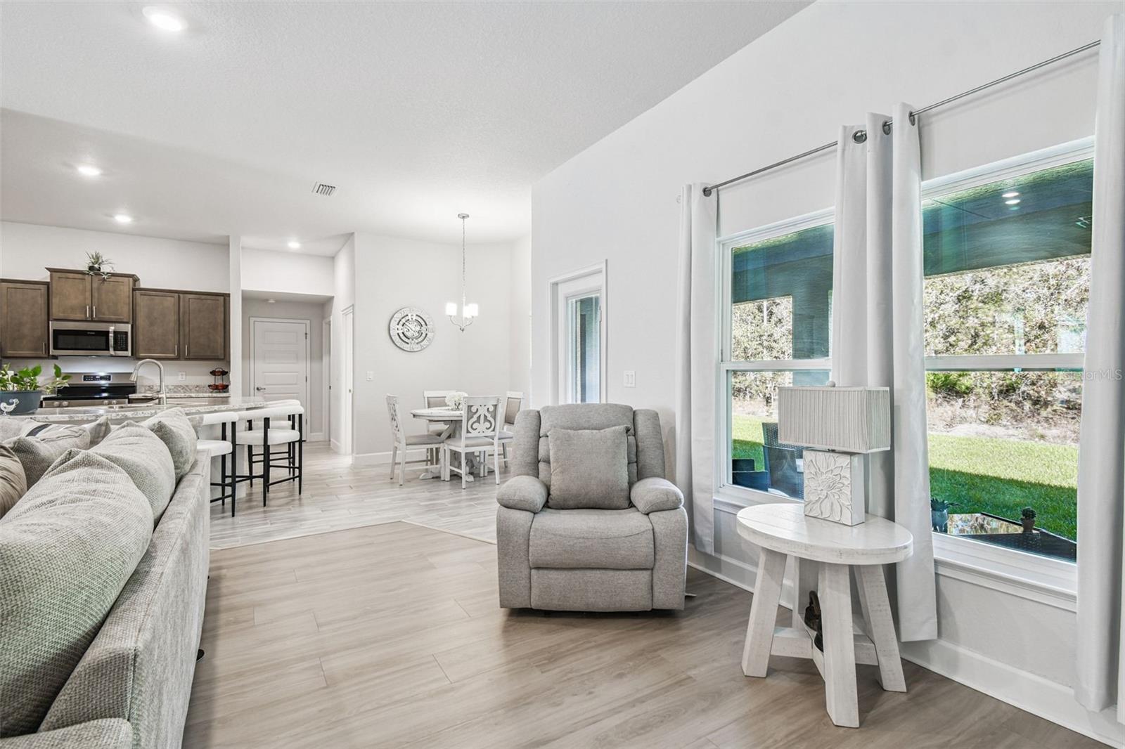 Image 26 of 67 For 16 Nemesia Court E