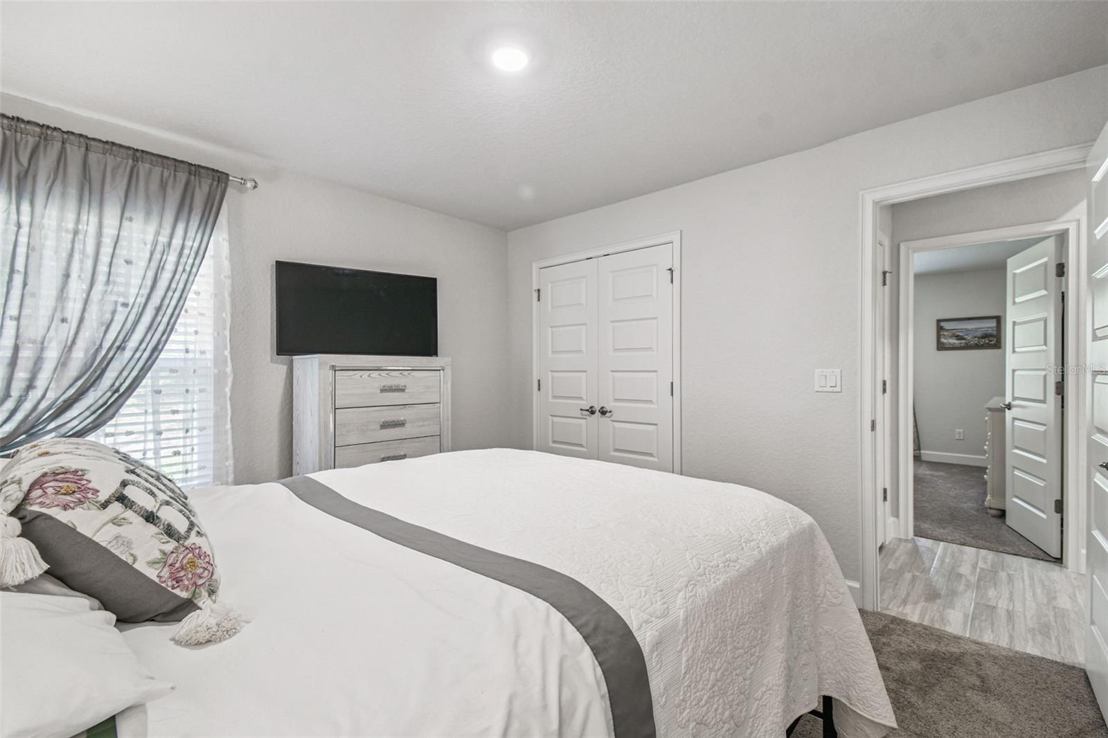 Image 34 of 67 For 16 Nemesia Court E