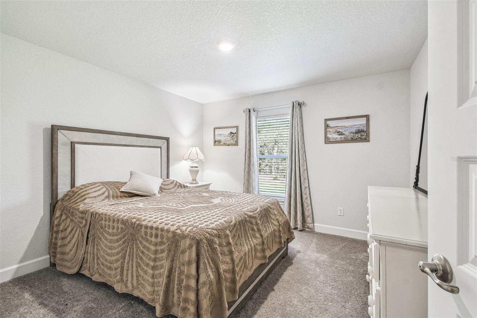 Image 36 of 67 For 16 Nemesia Court E