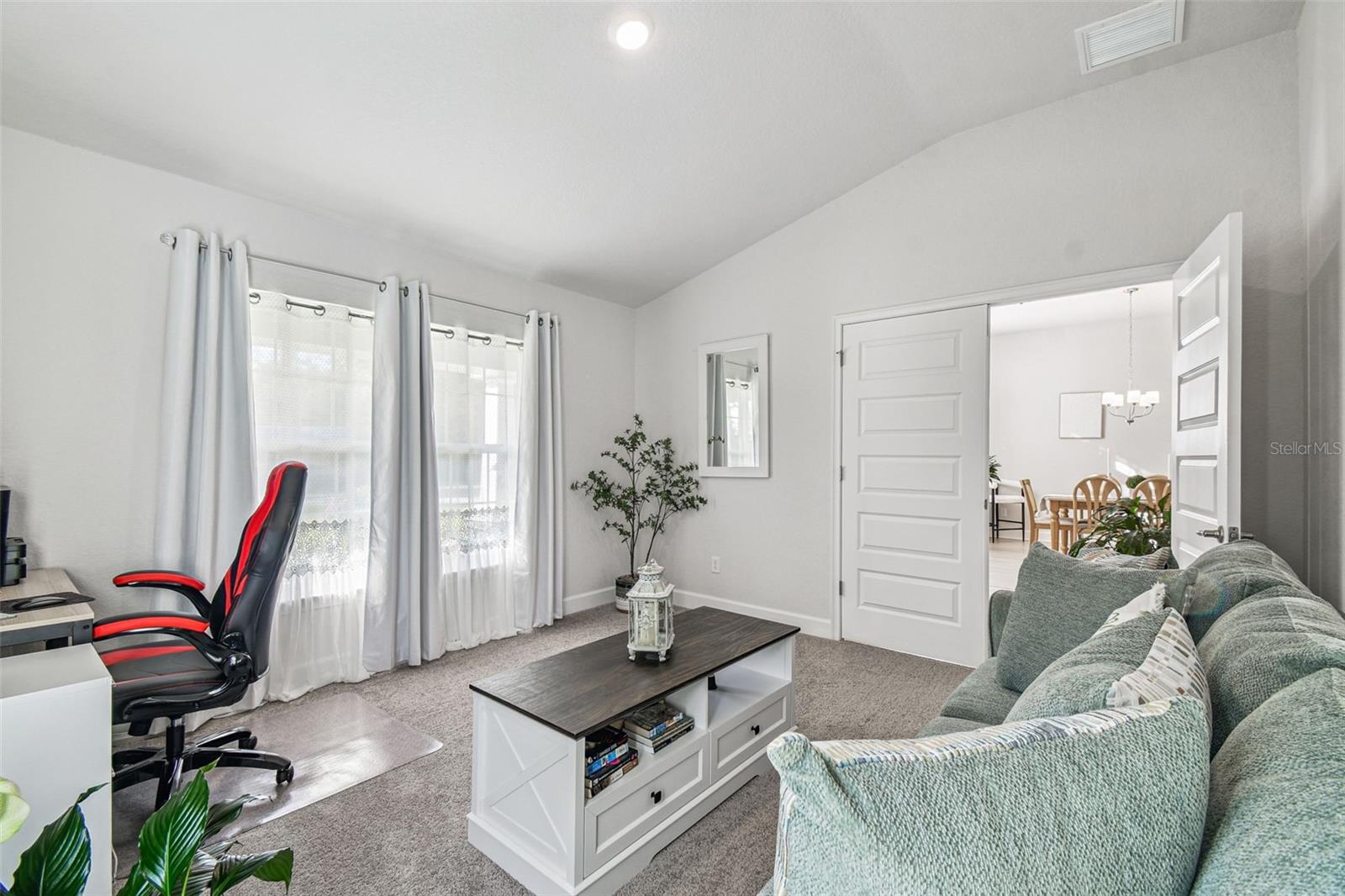 Image 43 of 67 For 16 Nemesia Court E