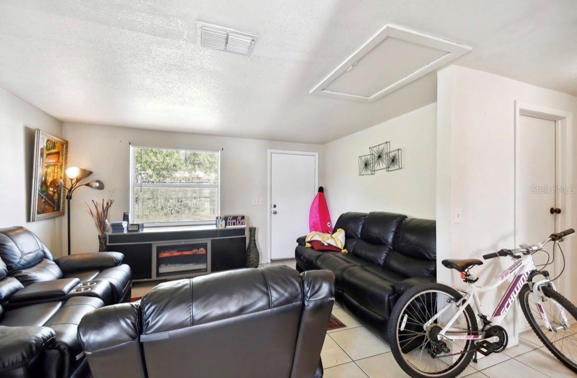 Image 5 of 38 For 4507 Giddens Avenue