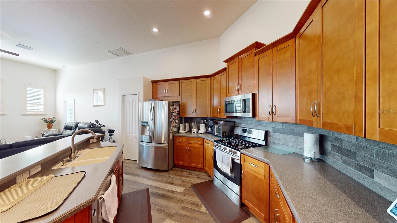 Image 21 of 68 For 2523 Bonterra Boulevard