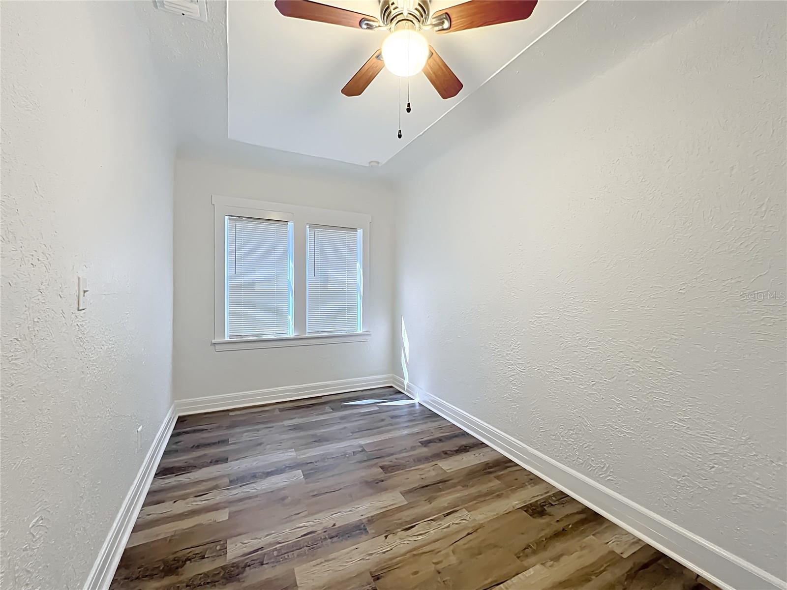 Image 20 of 42 For 944 18th Avenue S