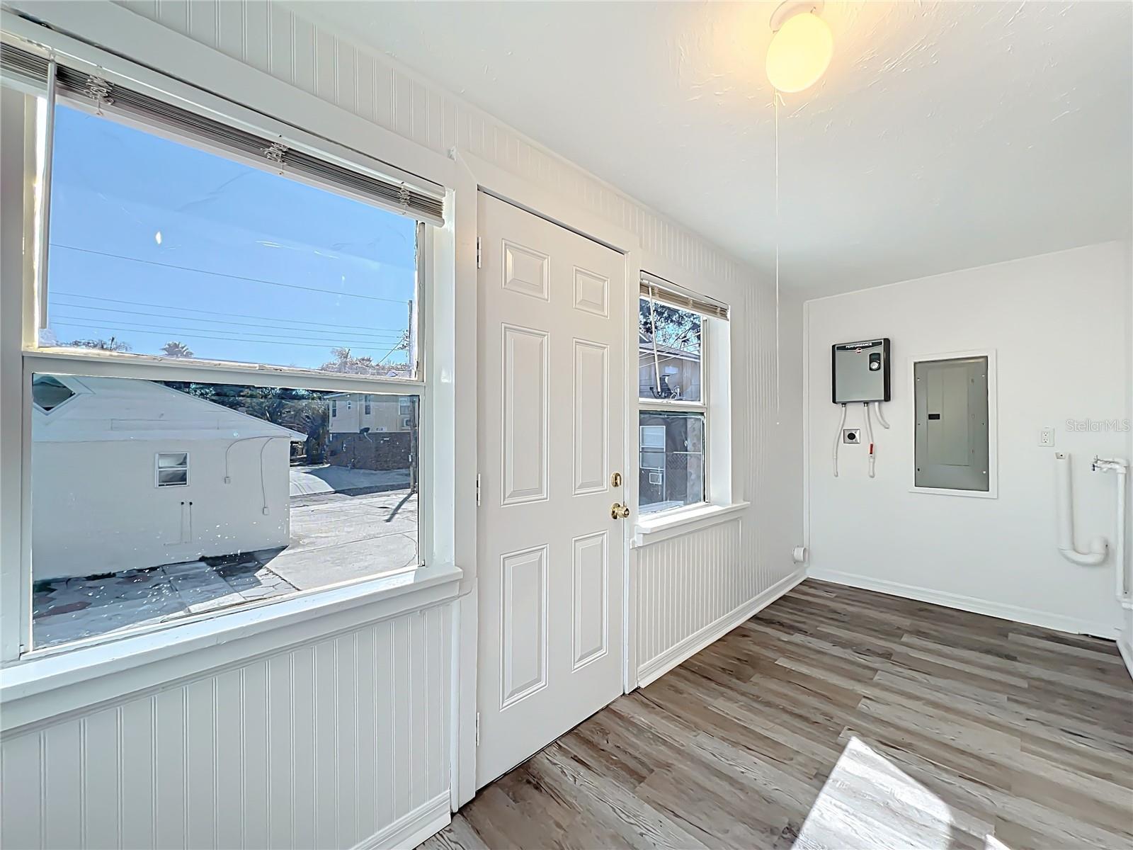 Image 25 of 42 For 944 18th Avenue S