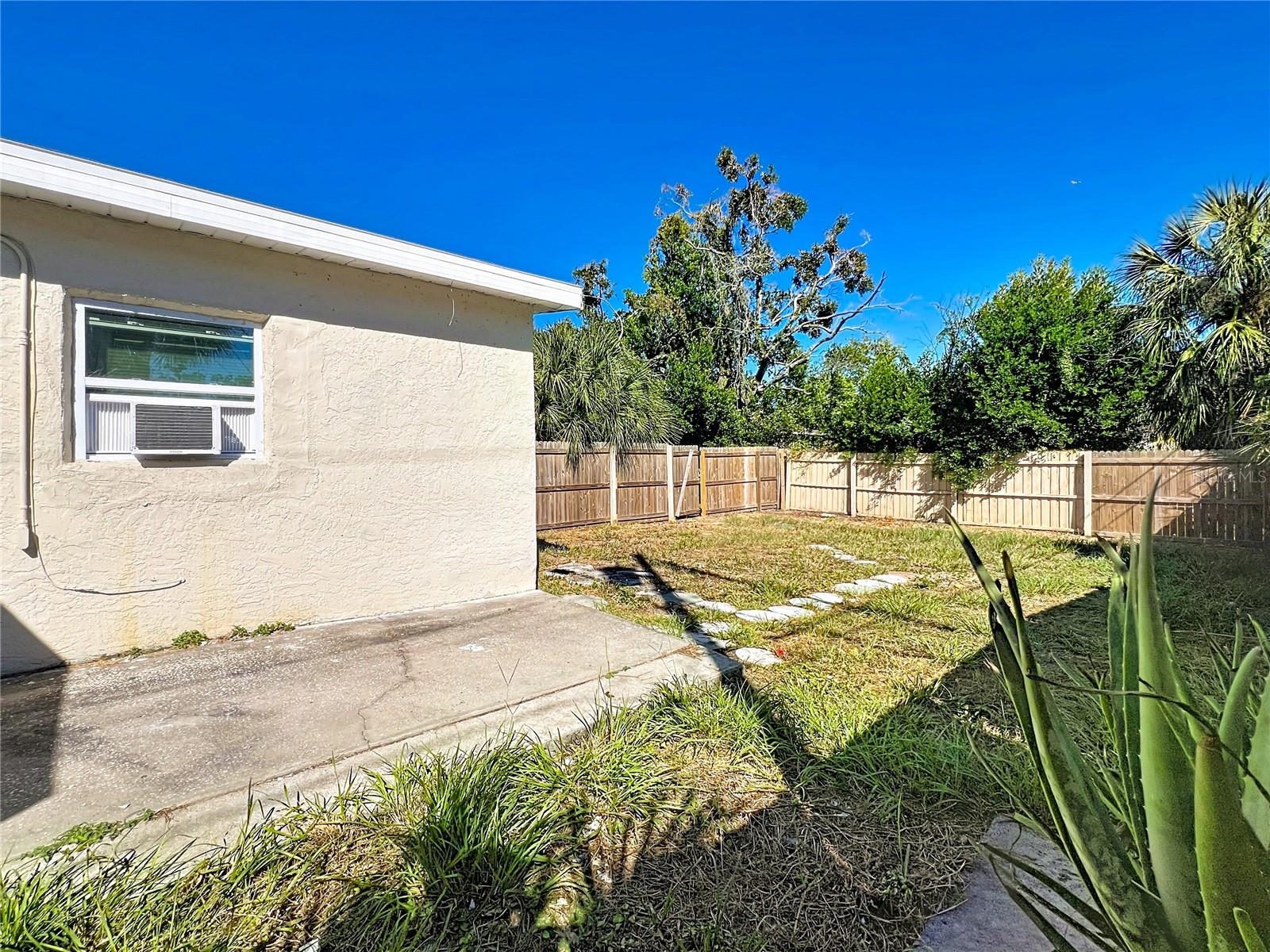 Image 28 of 42 For 944 18th Avenue S