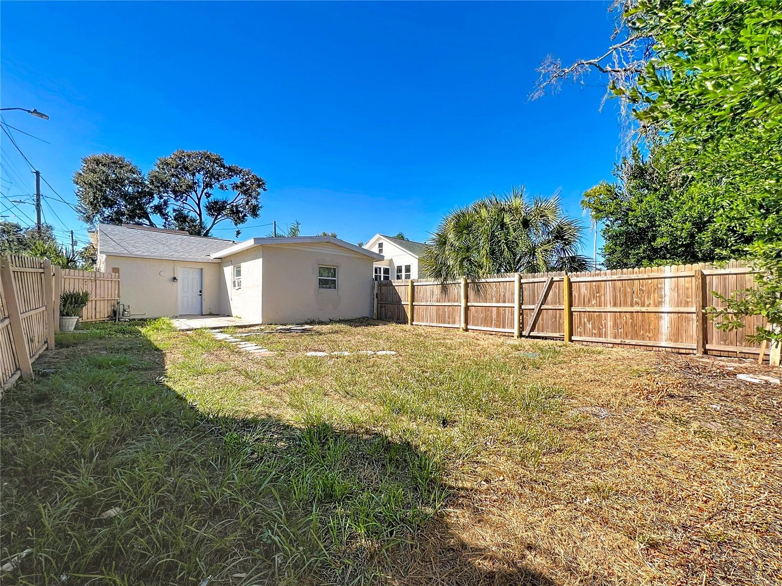 Image 30 of 42 For 944 18th Avenue S