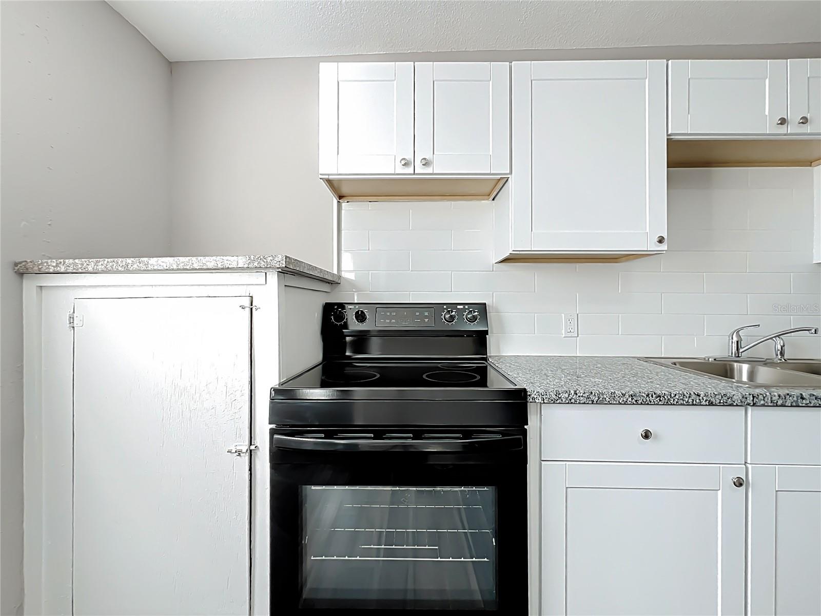 Image 35 of 42 For 944 18th Avenue S