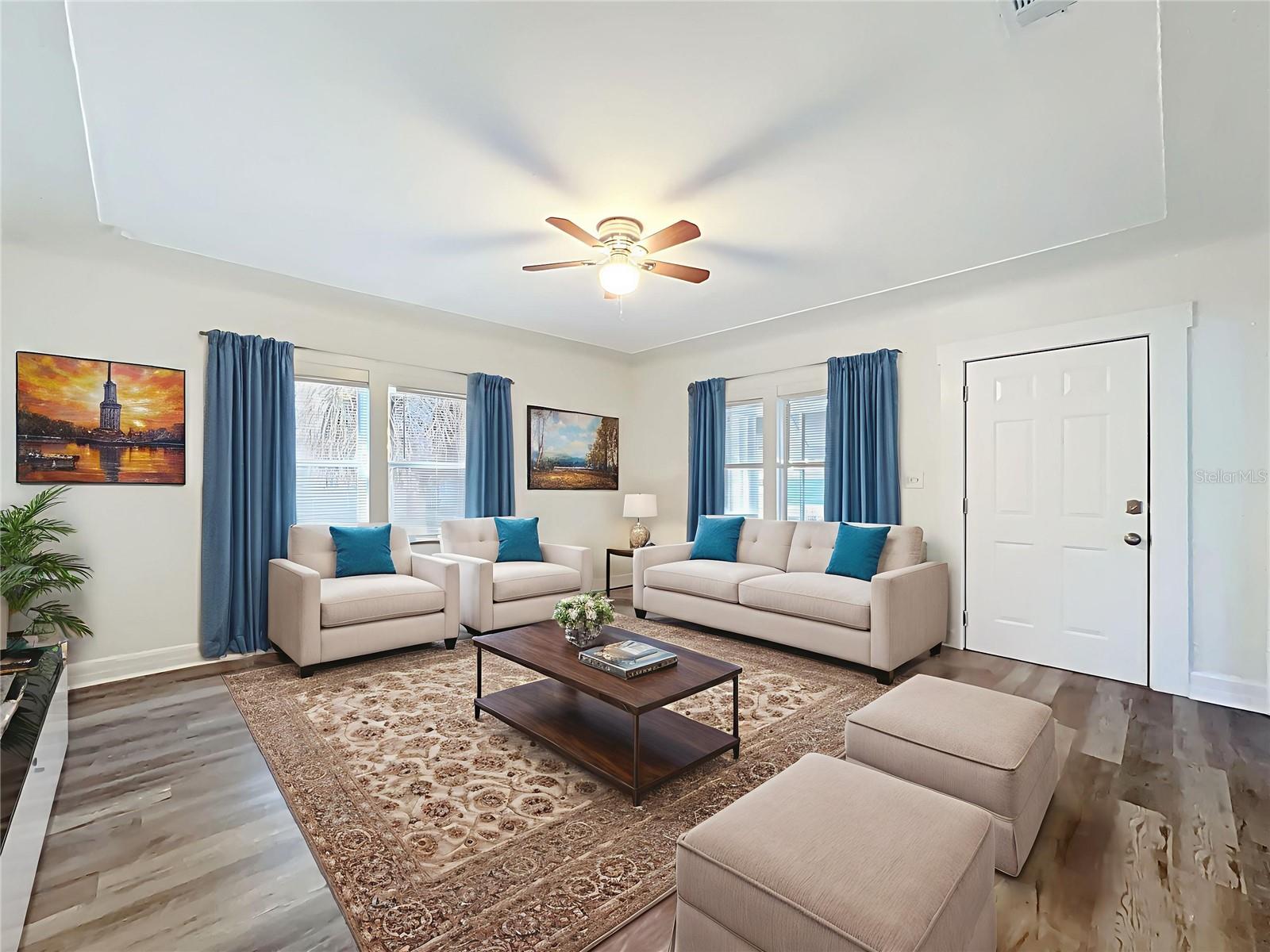 Image 4 of 42 For 944 18th Avenue S