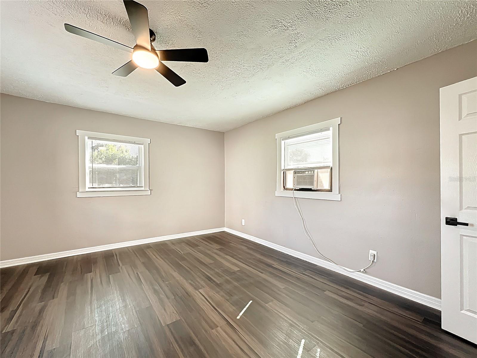 Image 40 of 42 For 944 18th Avenue S