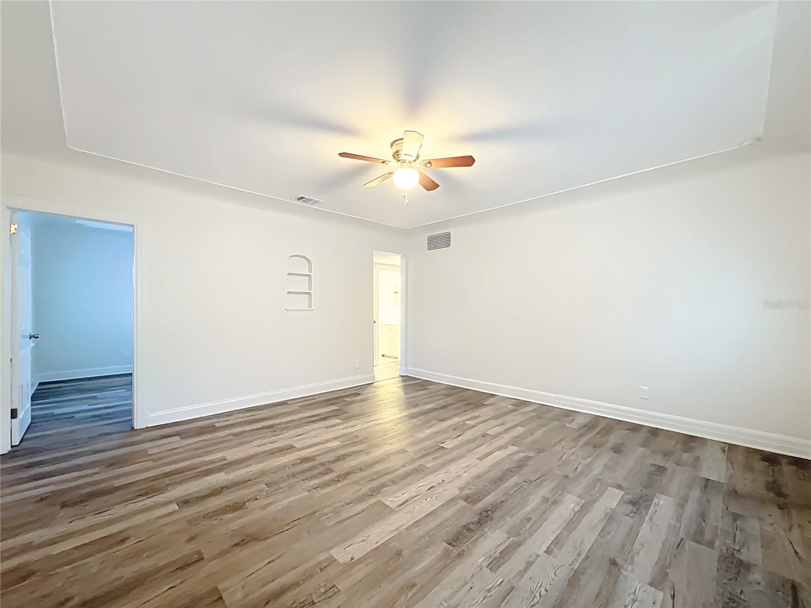 Image 9 of 42 For 944 18th Avenue S