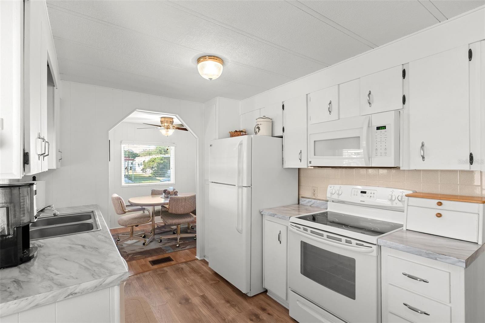 Image 11 of 36 For 1610 Reynolds Road 98