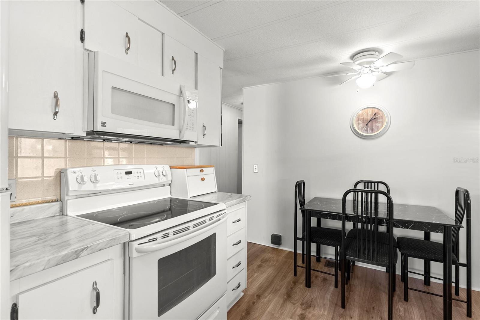 Image 12 of 36 For 1610 Reynolds Road 98