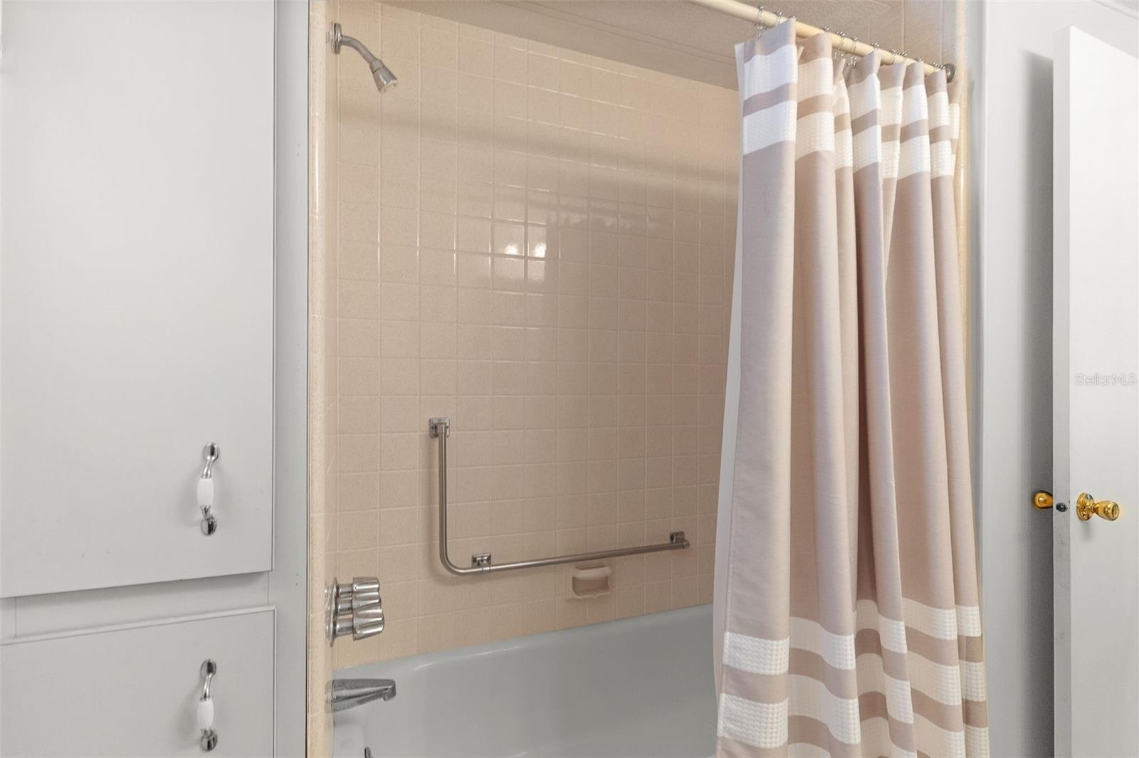 Image 27 of 36 For 1610 Reynolds Road 98