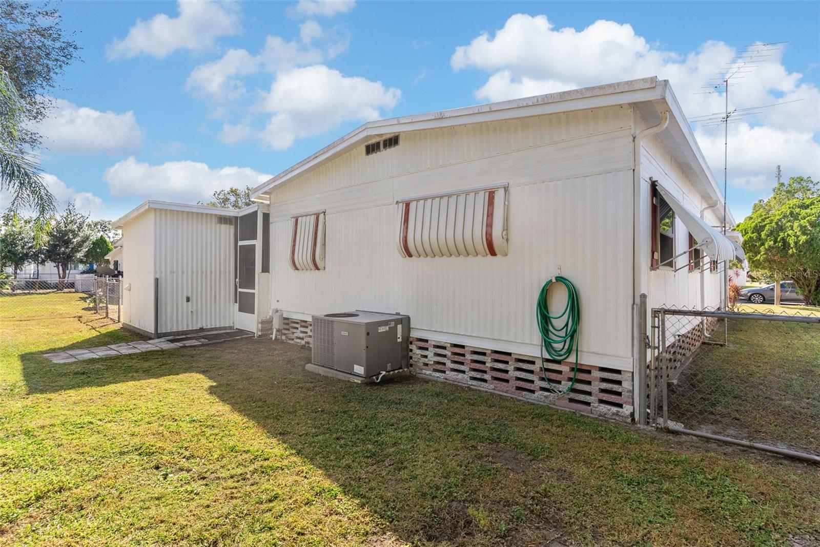 Image 29 of 36 For 1610 Reynolds Road 98