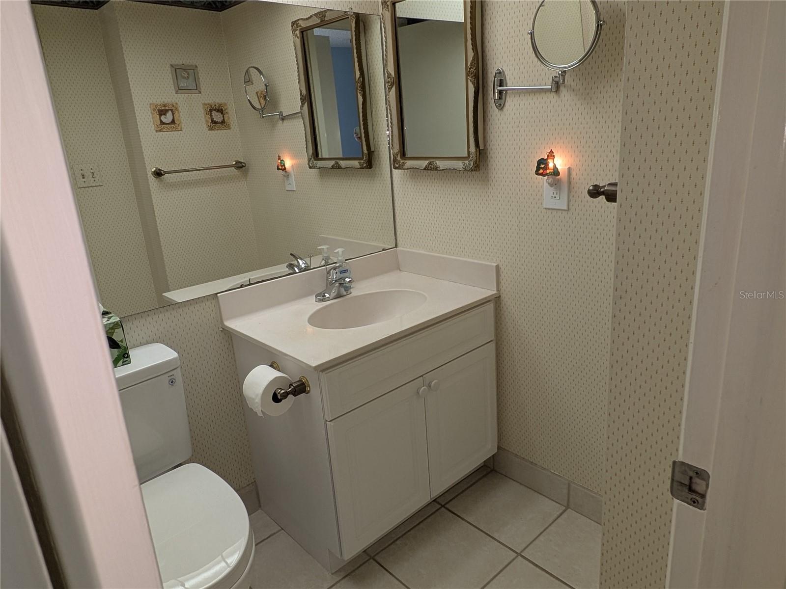 Image 9 of 11 For 4575 Cove Circle 904