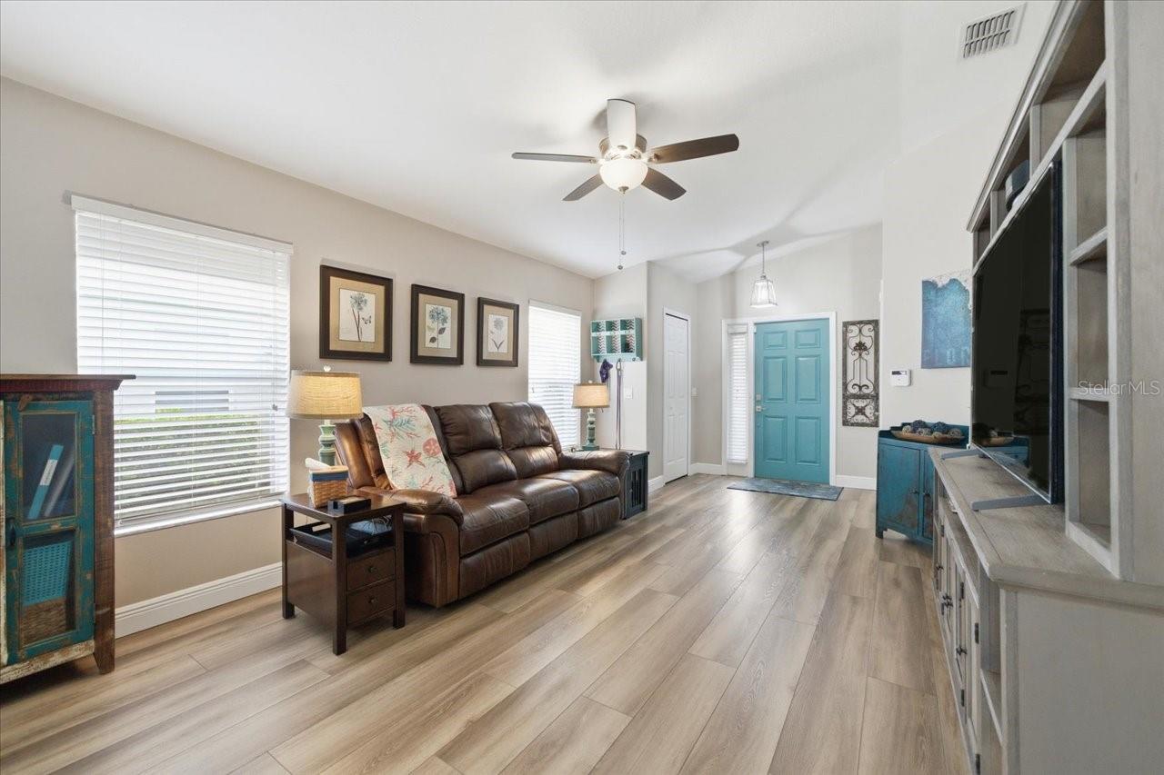 Image 10 of 44 For 18641 Rolling Hills Loop