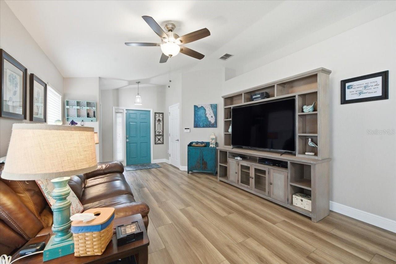 Image 11 of 44 For 18641 Rolling Hills Loop