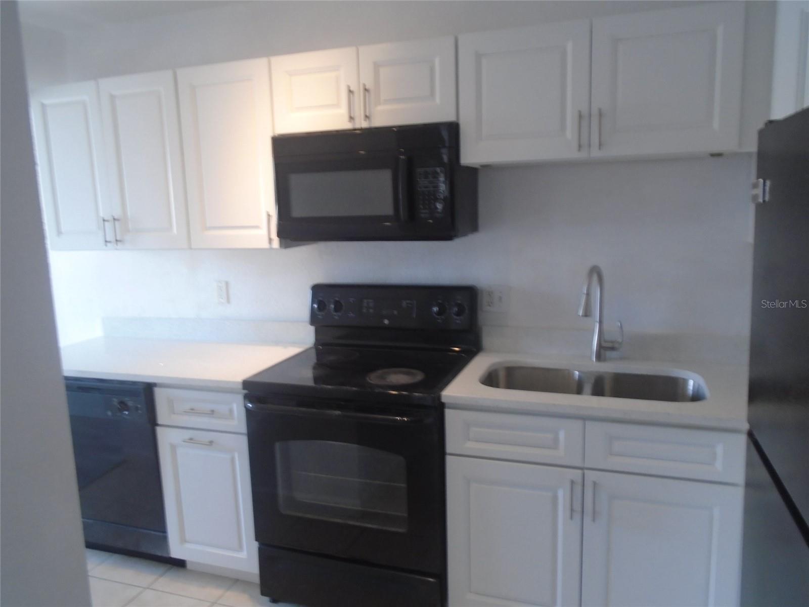 Image 11 of 18 For 3889 Pompano Drive Se D