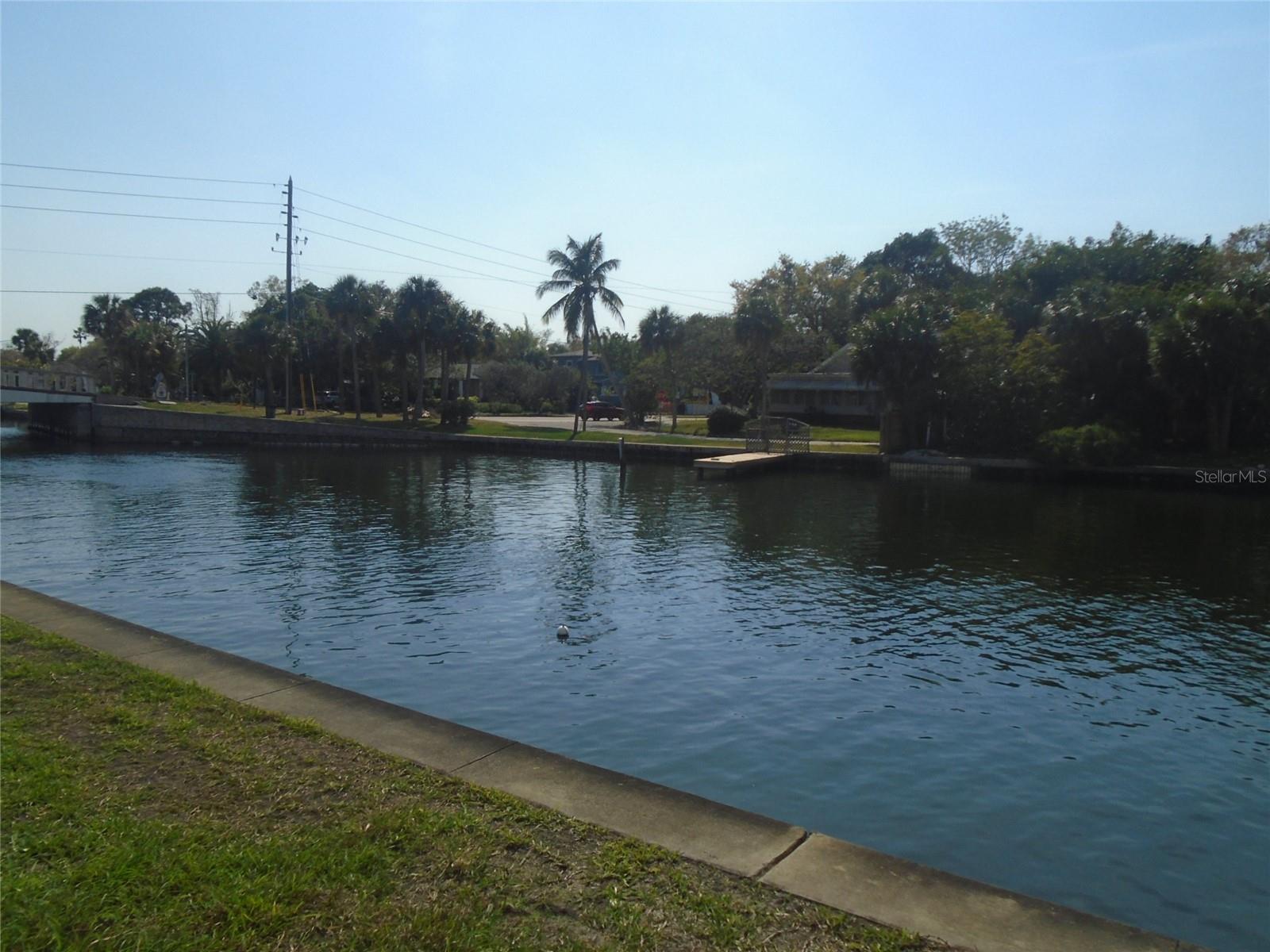 Image 13 of 18 For 3889 Pompano Drive Se D