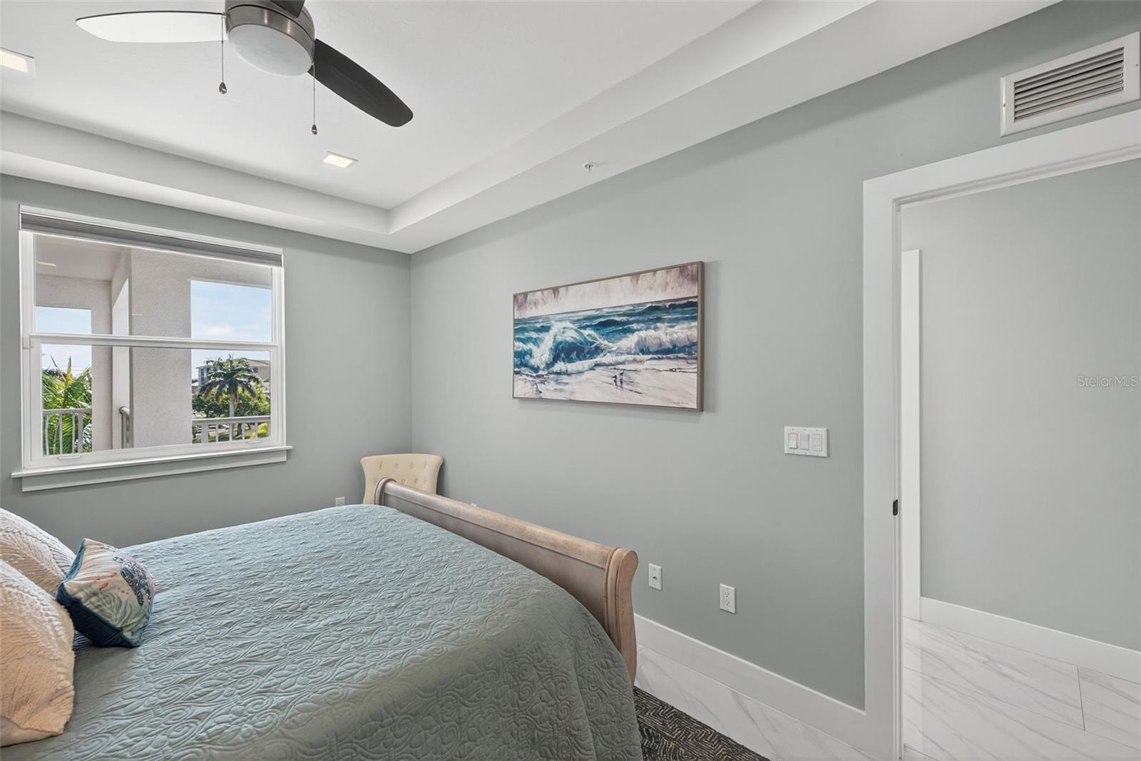 Image 23 of 50 For 1425 Park Beach Circle 136