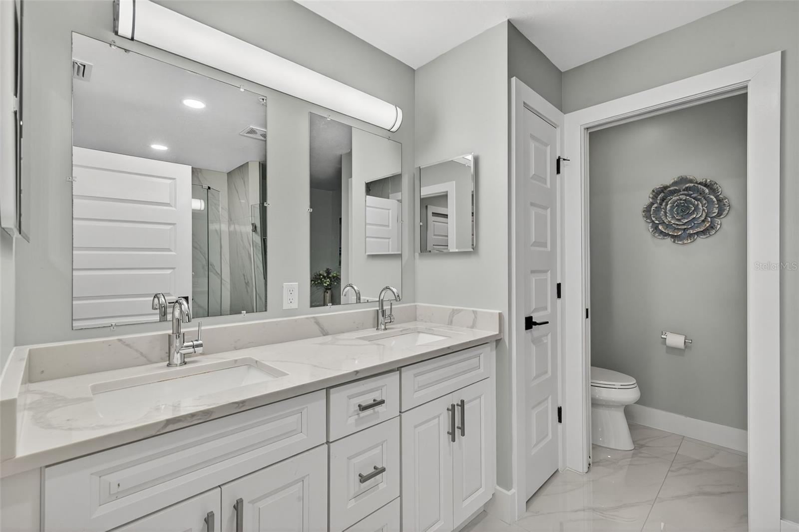 Image 24 of 50 For 1425 Park Beach Circle 136