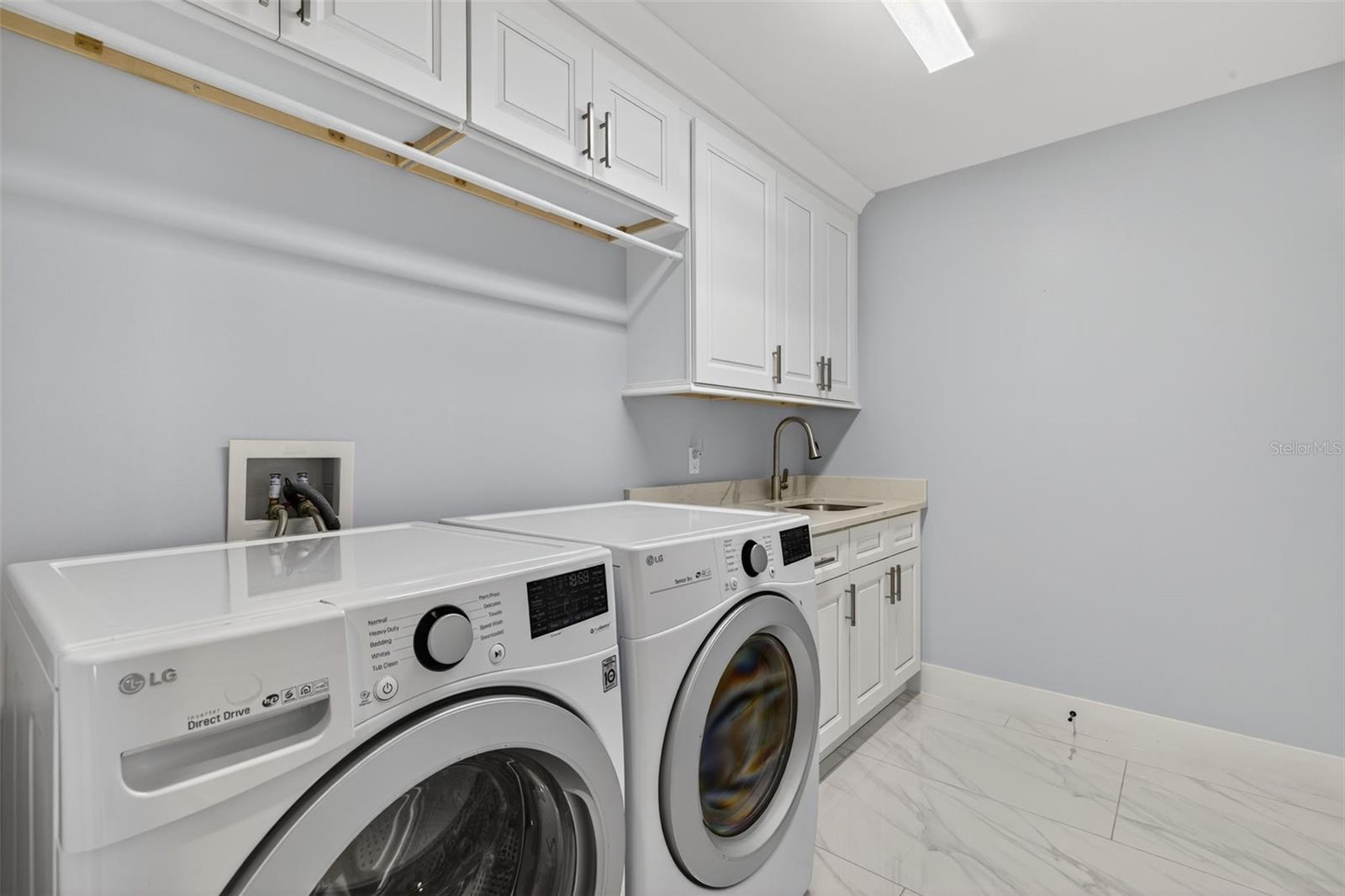 Image 33 of 50 For 1425 Park Beach Circle 136