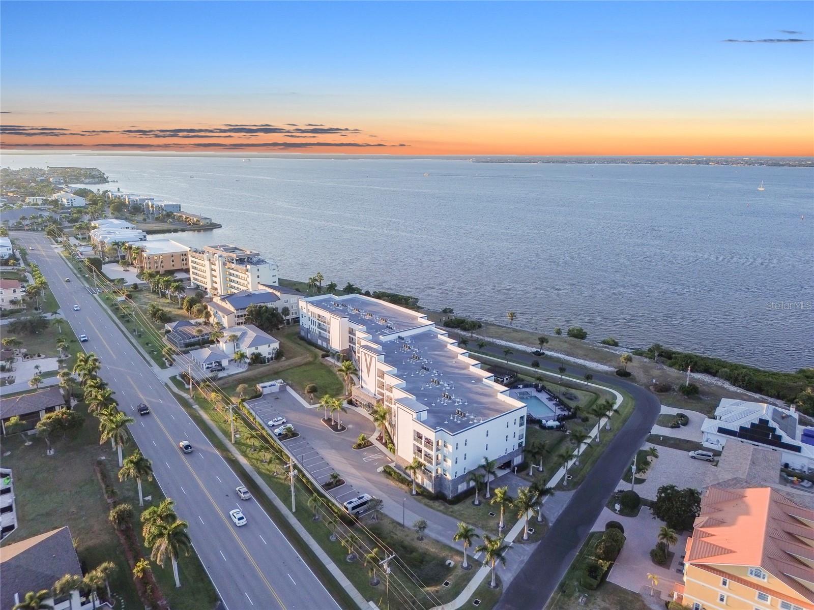 Image 38 of 50 For 1425 Park Beach Circle 136