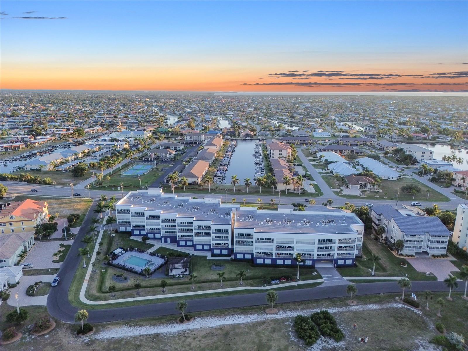 Image 41 of 50 For 1425 Park Beach Circle 136