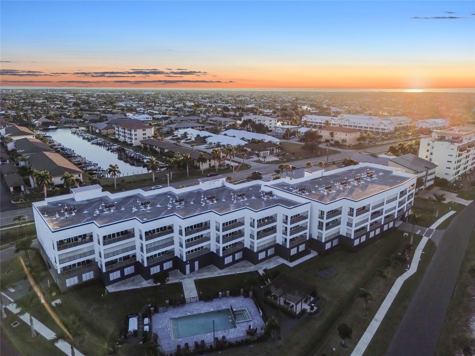 Image 42 of 50 For 1425 Park Beach Circle 136