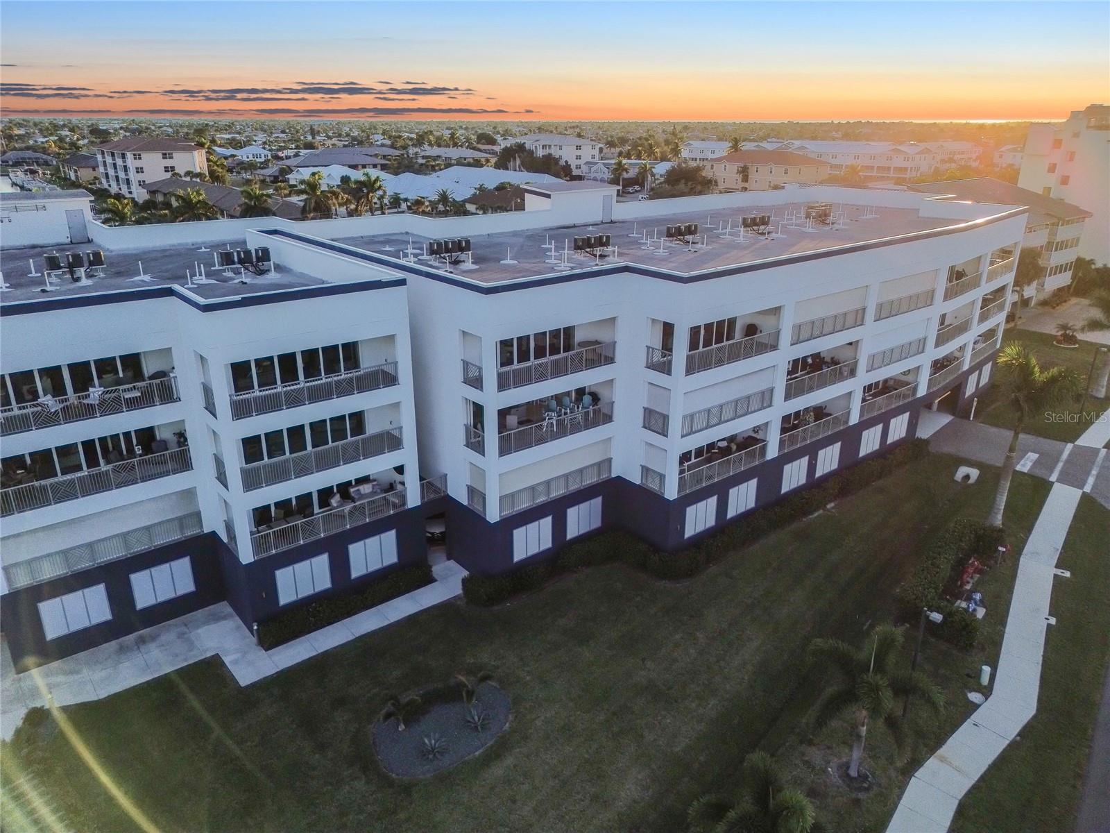 Image 43 of 50 For 1425 Park Beach Circle 136