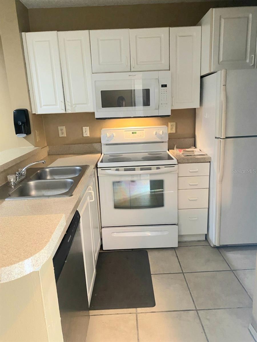 Image 2 of 14 For 10020 Strafford Oak Court 901