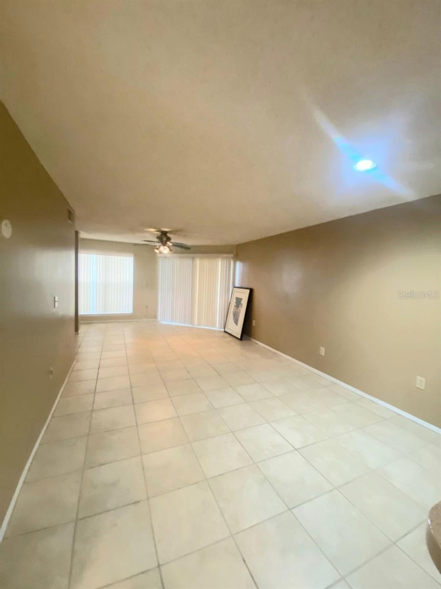 Image 3 of 14 For 10020 Strafford Oak Court 901