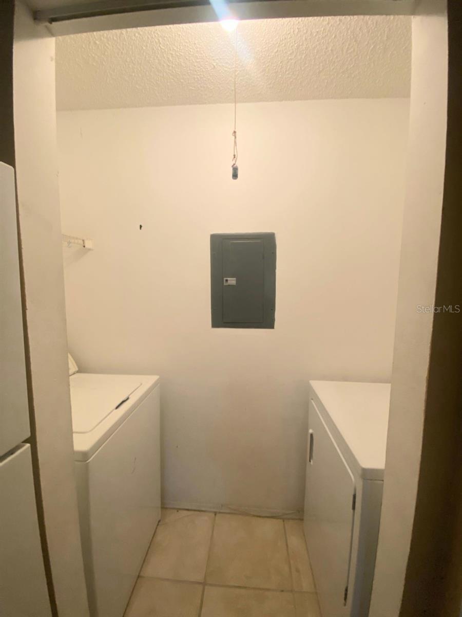 Image 4 of 14 For 10020 Strafford Oak Court 901