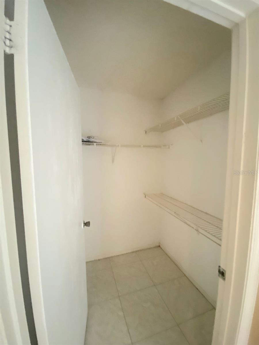 Image 7 of 14 For 10020 Strafford Oak Court 901