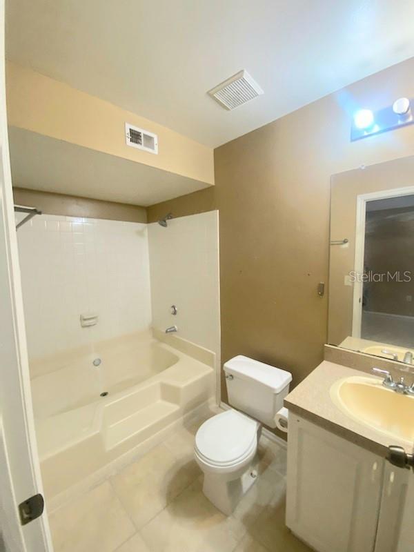 Image 9 of 14 For 10020 Strafford Oak Court 901